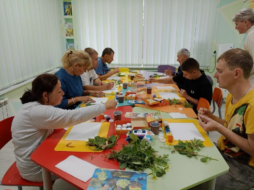 Творческая встреча в любительском объединении Наволокского дома культуры «Мир творчества для людей с ОВЗ»